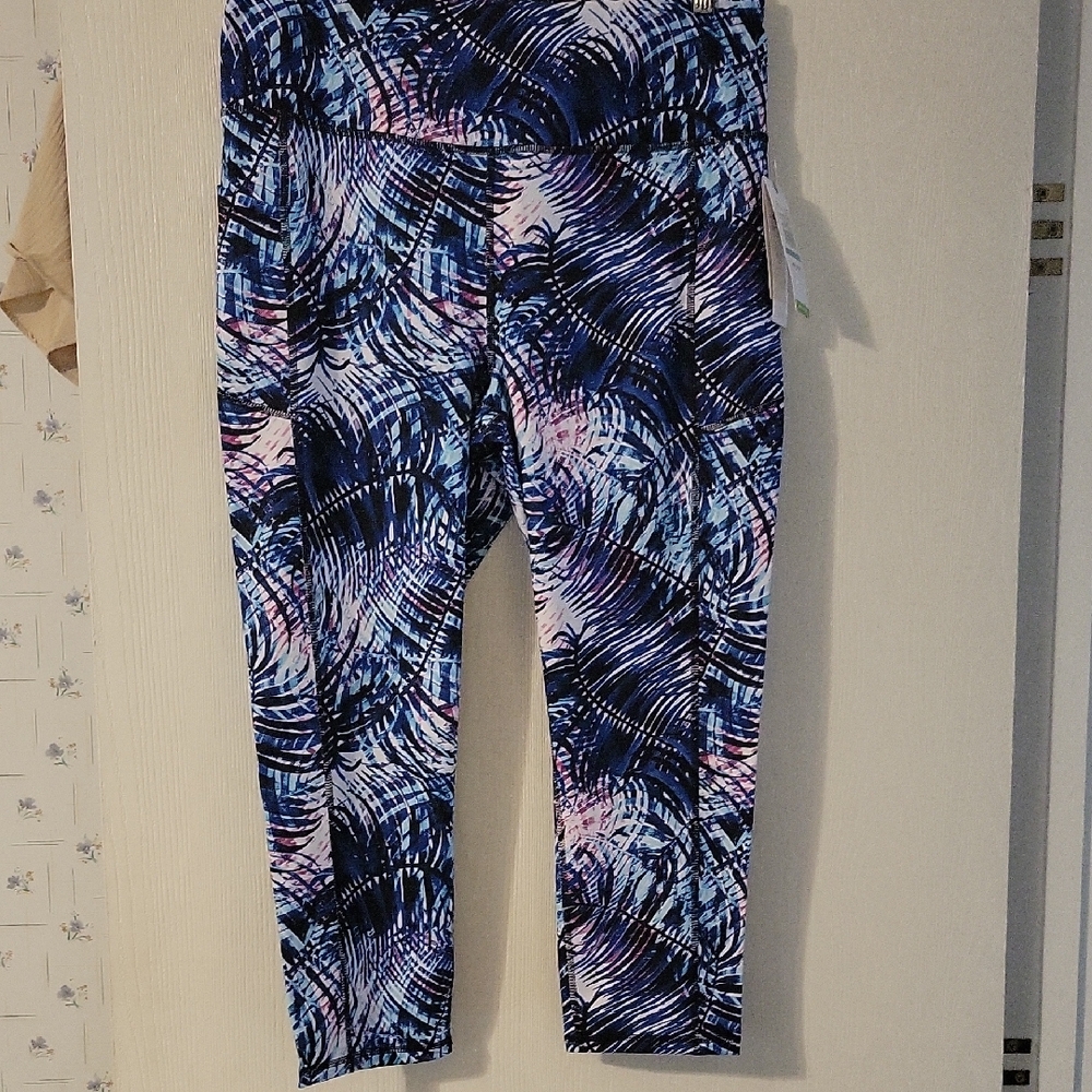 NWT GAIAM OM High-Rise Pocket Capri Adele Print Blue and Pink Patterned Leggings